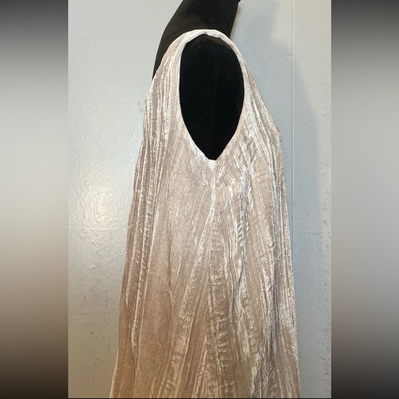 LOFT Crushed Velvet Sleeveless Shift Dress Nude Champagne Beige Sz 12 NWT Blush - Picture 2 of 9